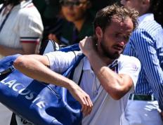 开云平台-温网鏖战ATP总决赛，梅德韦杰夫点燃赛场的简单介绍