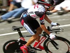 开云体育入口-钢铁蹄声踏碎王冠，伦纳德的无言裁决