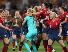 开云平台-挪威女足痛失点球，遗憾出局！