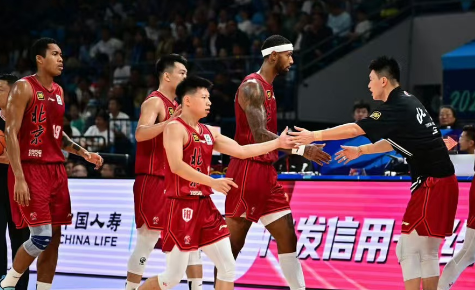 开云体育-北京首钢队再次受挫，季后赛梦碎的简单介绍