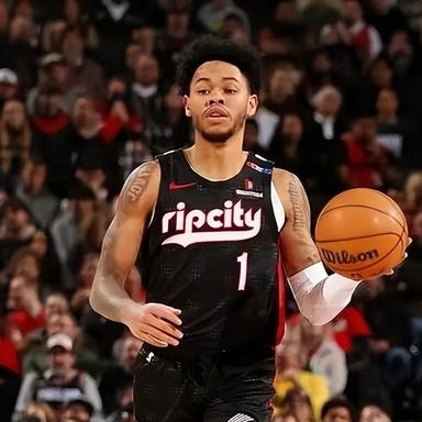 开云体育APP下载-强强对话:球队激烈争夺胜利