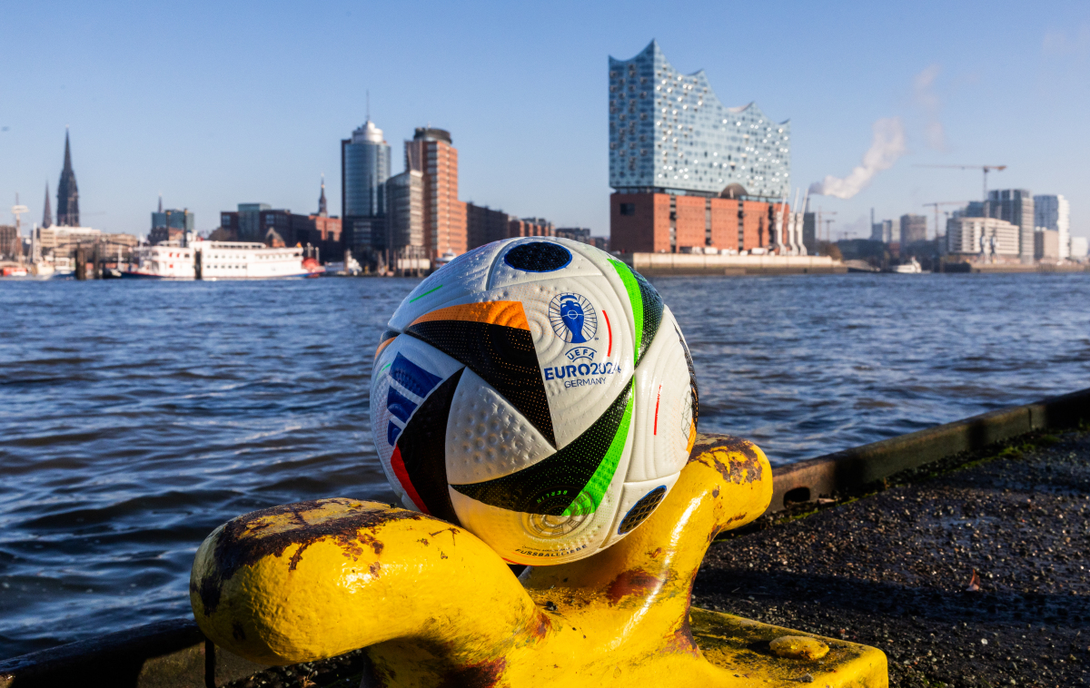 开云体育APP下载-领袖争霸！足球盛事决战展现高能对决