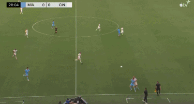 开云体育APP下载-欧国联赛事燃情继续，球场上的动态变幻无穷的简单介绍