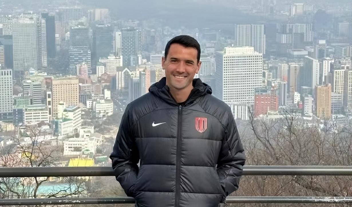 开云官网-法甲劲旅续约主力后卫,稳固球队后防