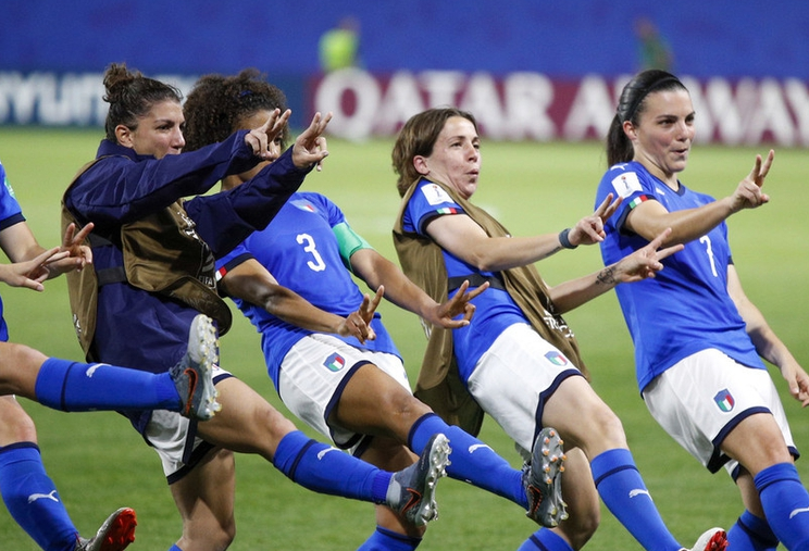 开云体育平台APP-巴西女足遭遇挑战,欧洲巡回比赛即将展开