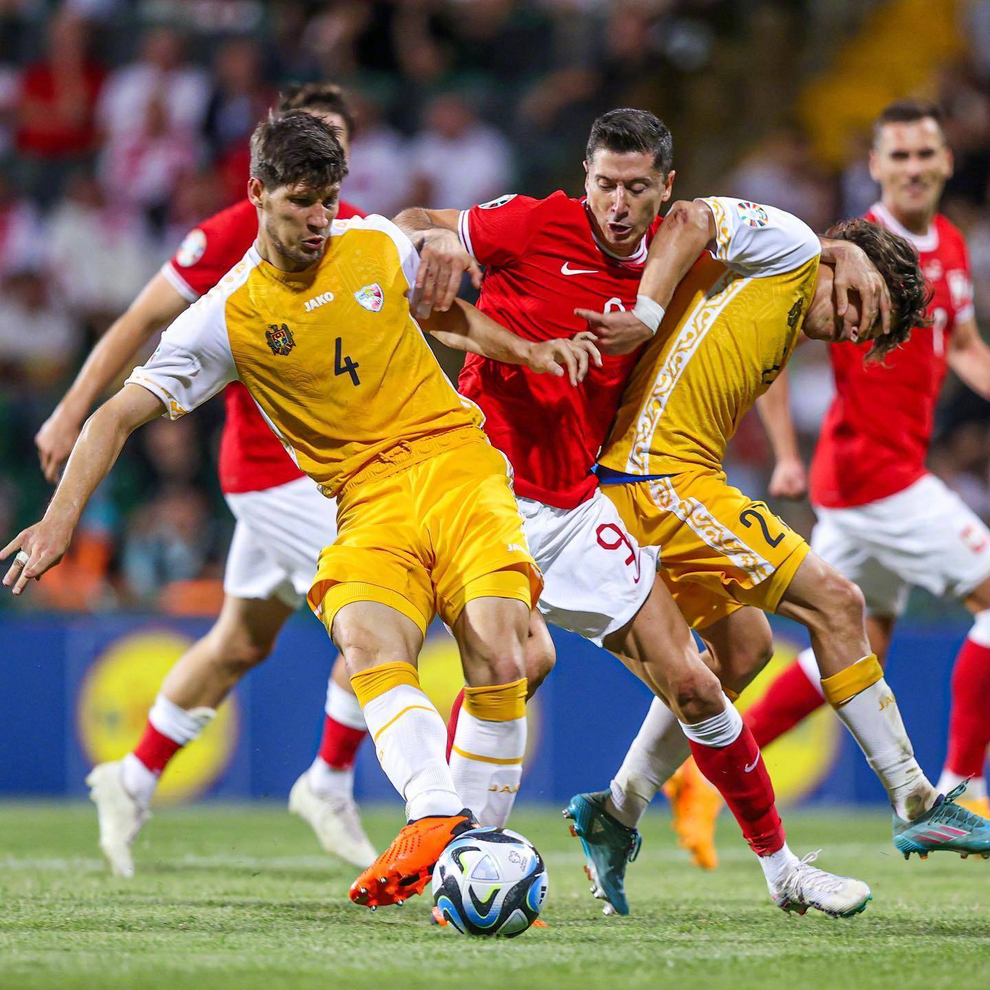 开云官方app入口-包含欧预赛新赛季现状,球迷乐见他队表现的词条