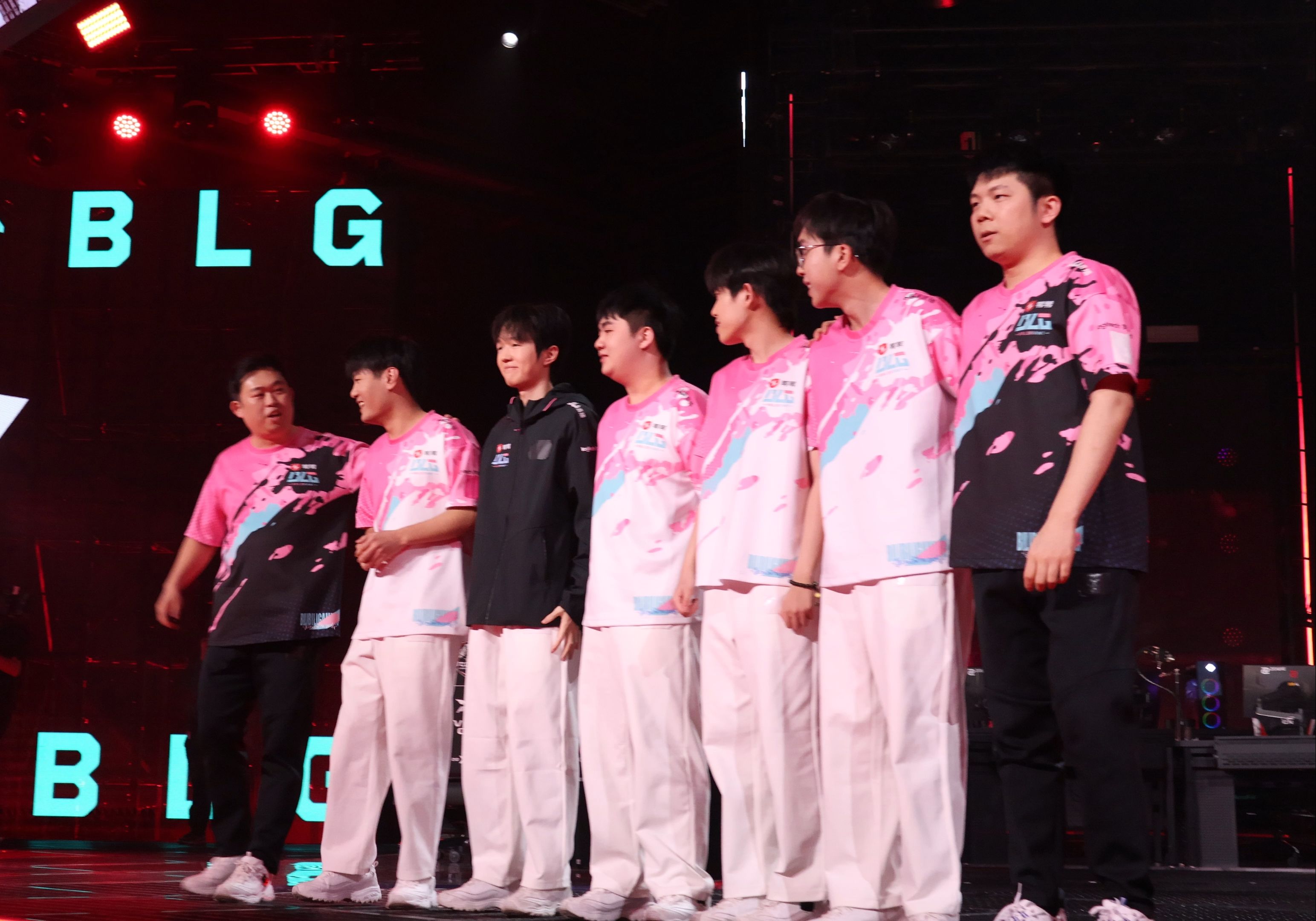 开云官网-PSG横扫TSM，Lehends极限生还后反打激烈交锋小组赛，点燃全场激情的简单介绍