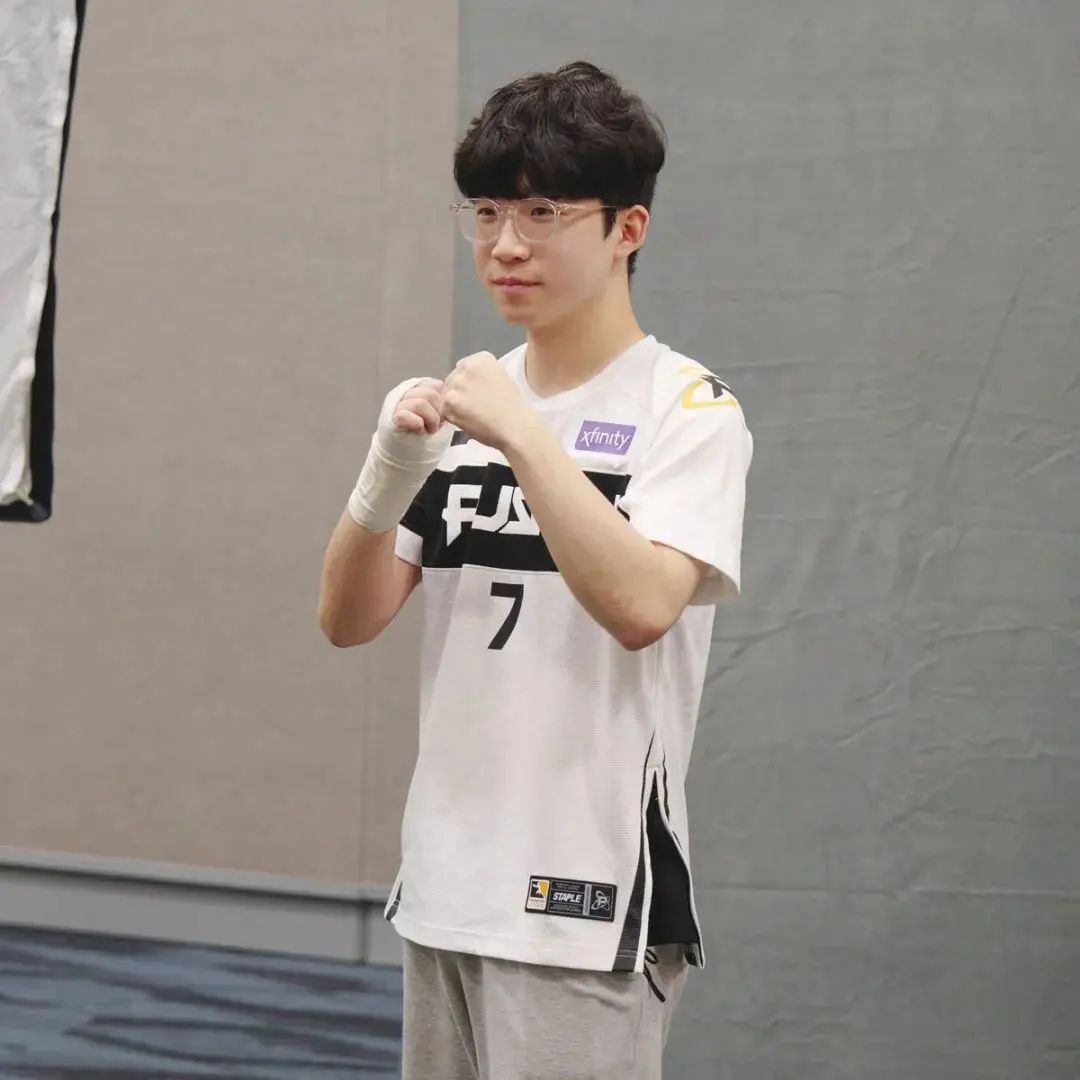 开云官网-PSG横扫TSM，Lehends极限生还后反打激烈交锋小组赛，点燃全场激情的简单介绍