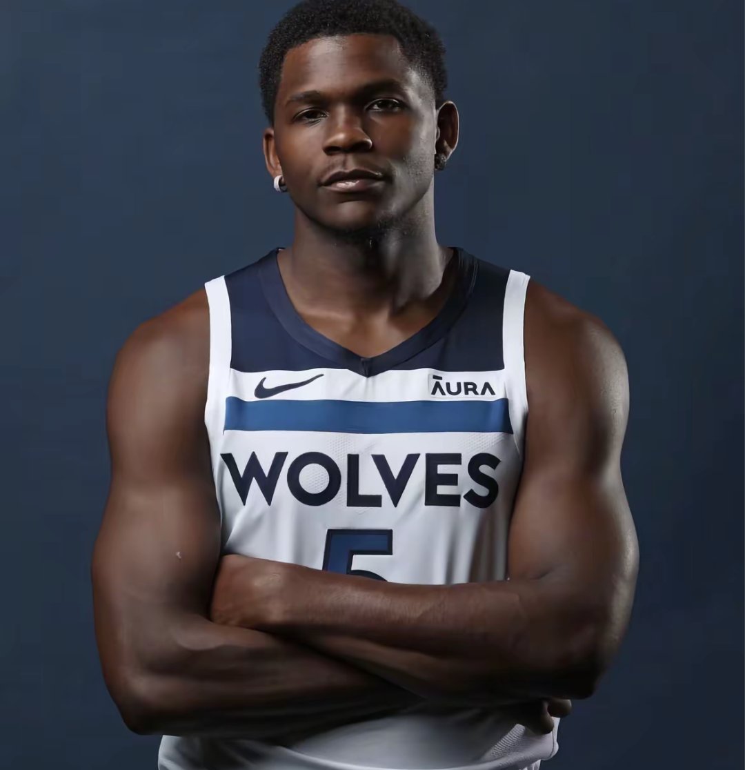 开云体育官方网站-森林狼队球员备战季前热身赛，集训效果显著