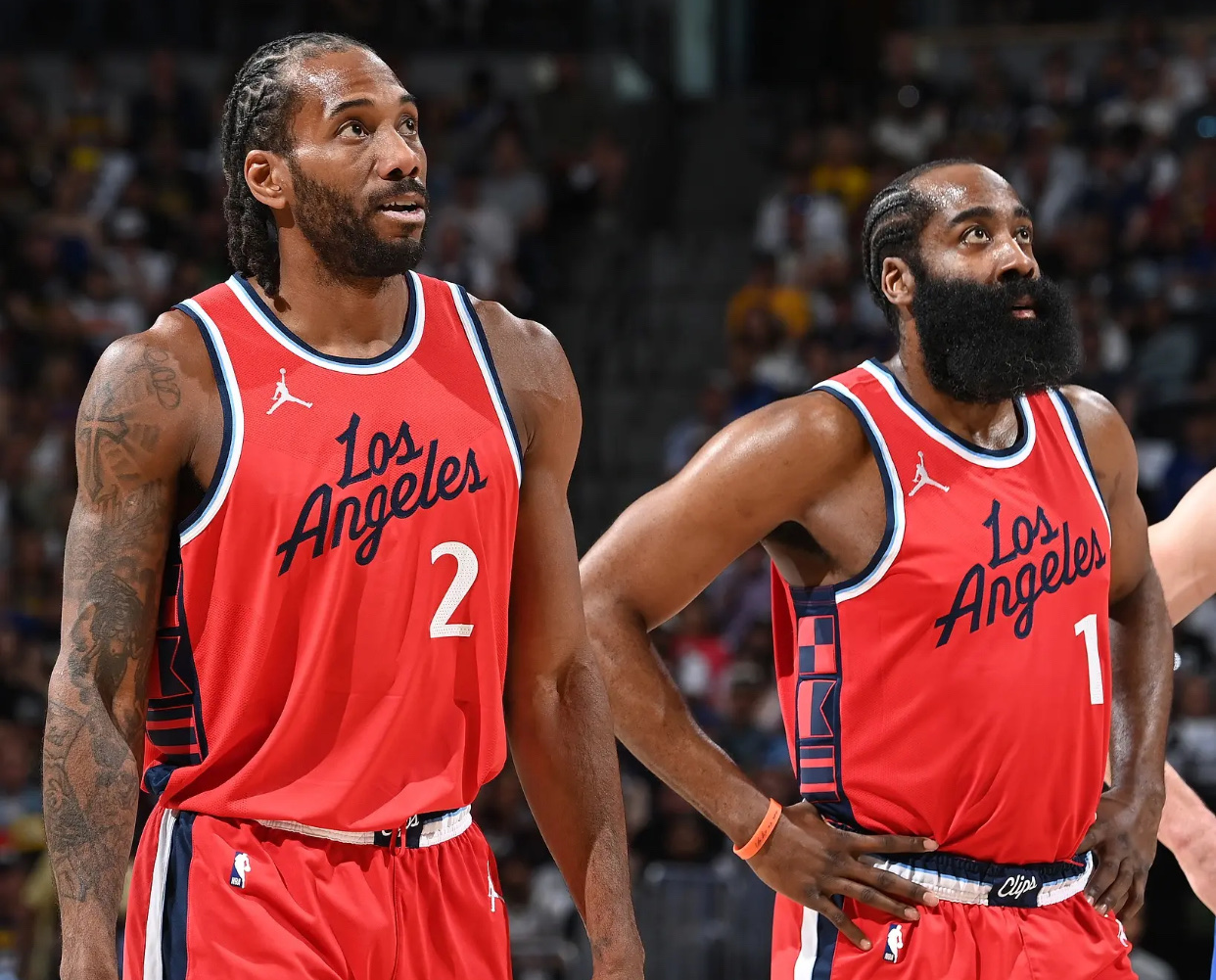 开云体育-快船大胜马刺，两连胜