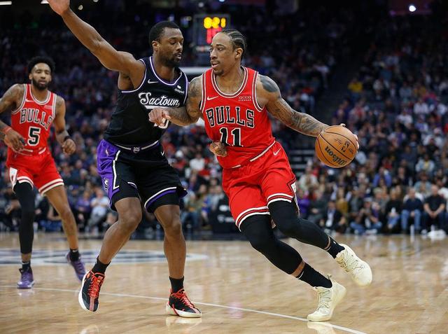 开云官方app入口-马刺主场击败小牛，德罗赞砍下全队最高得分