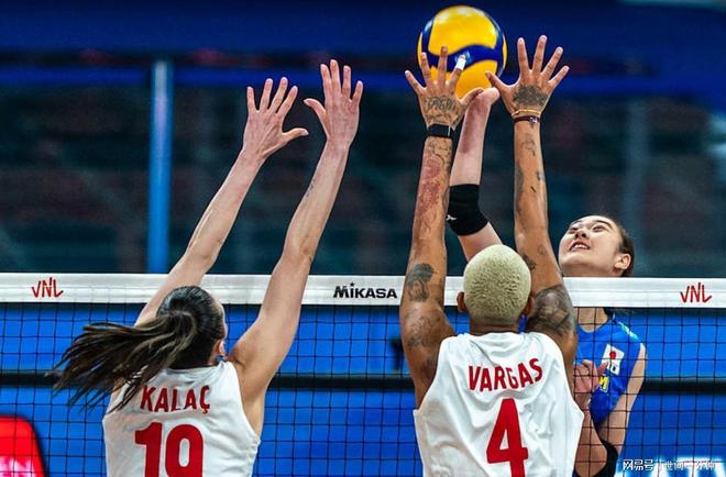 开云官网-土耳其队取得胜利，成功晋级