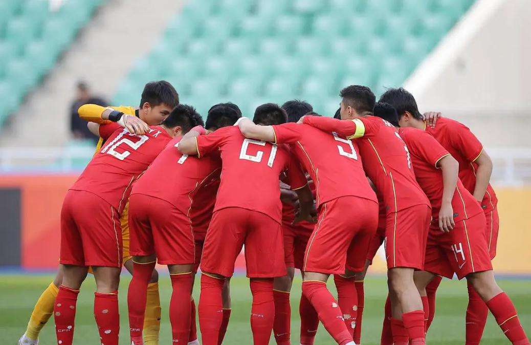 开云官网-一位年轻球员在联赛中迅速崭露头角