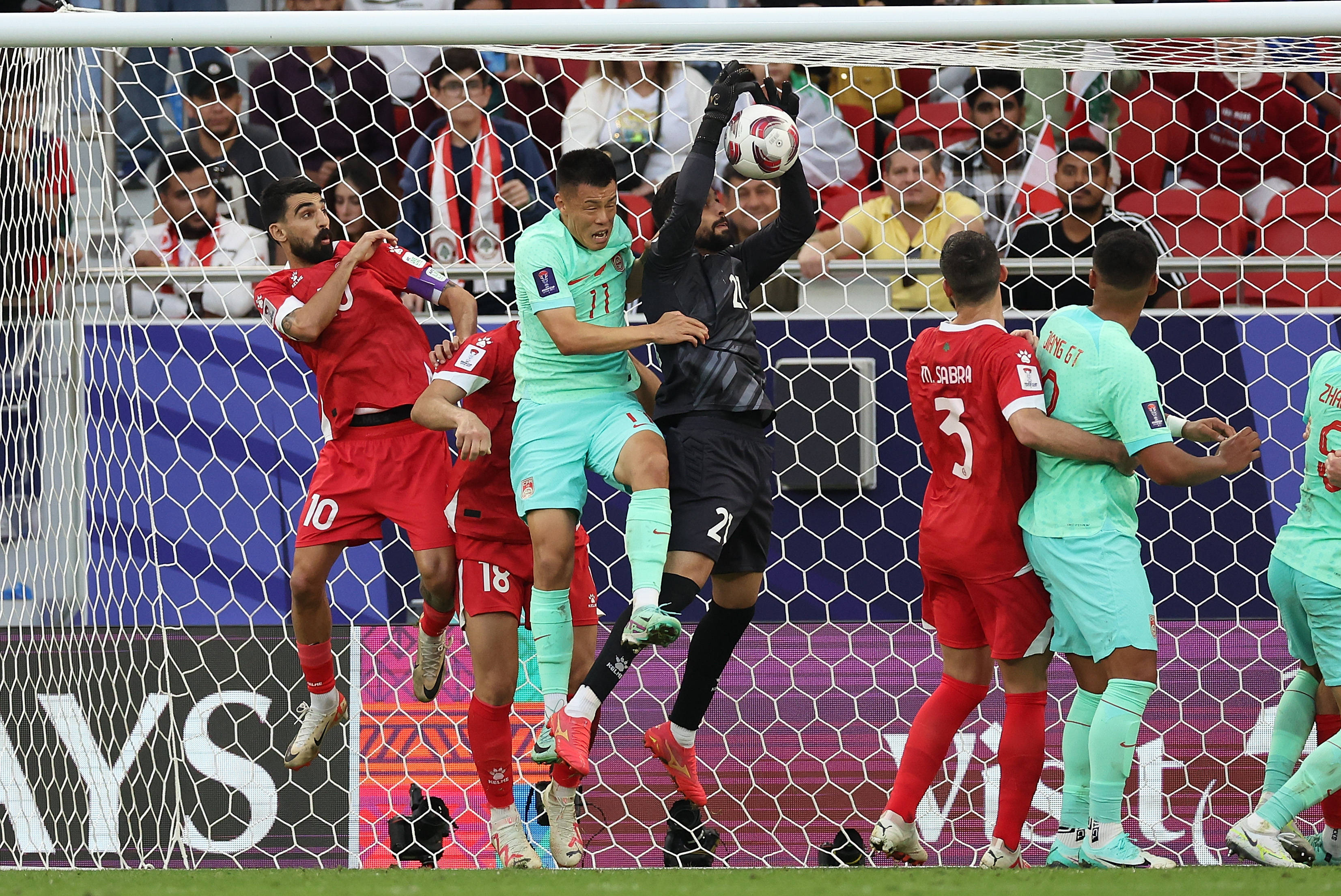 开云体育下载-国际足球赛事中亚洲球队的优异表现