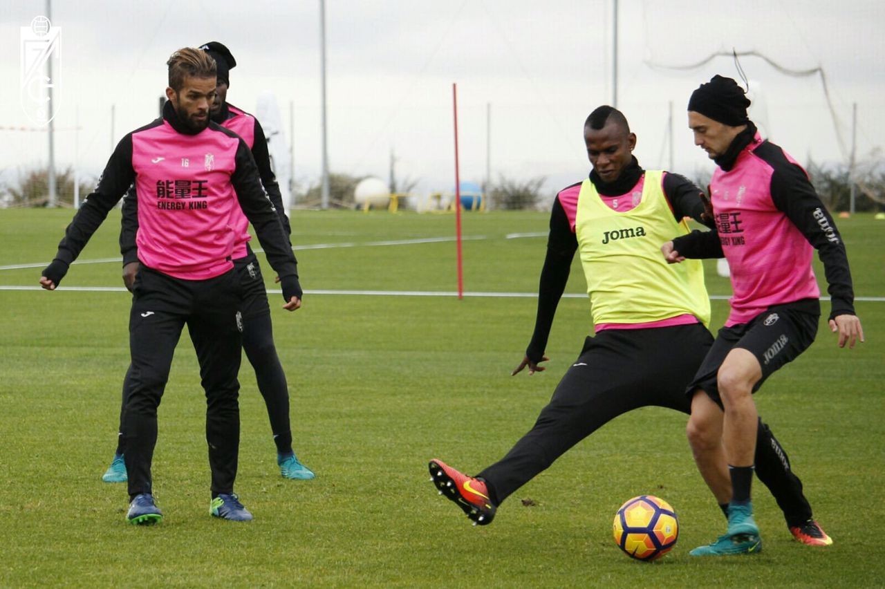 开云平台-格拉纳达高喊夺冠之声,全队斗志昂扬