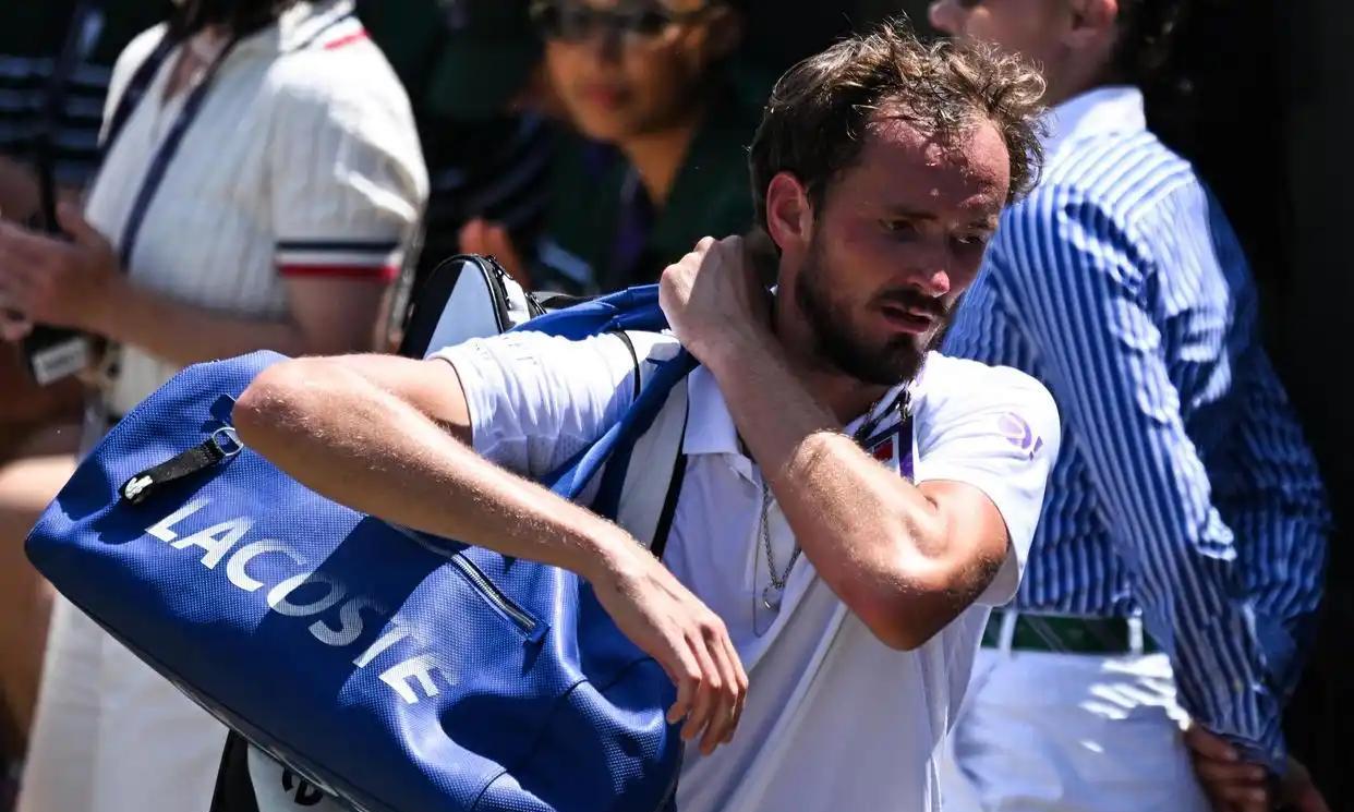 开云平台-温网鏖战ATP总决赛,梅德韦杰夫点燃赛场的简单介绍