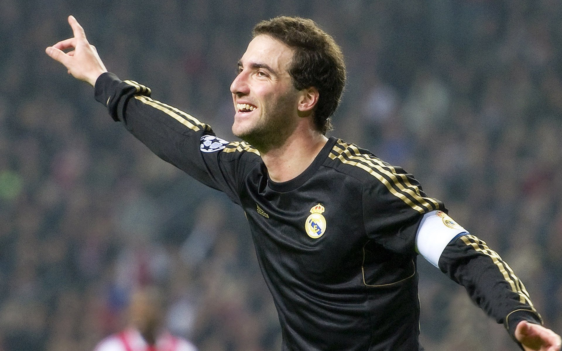 开云下载-当绿茵场点燃赛道，尼斯翻盘的战术革命与卢卡库的F1式接管