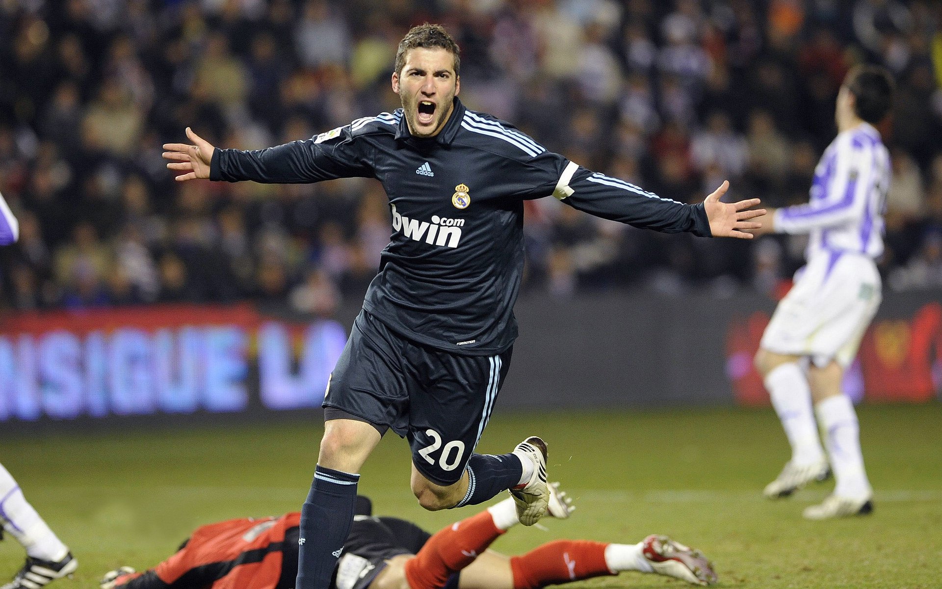 开云体育入口-引擎与心脏的共振，班凯罗的唯一之战